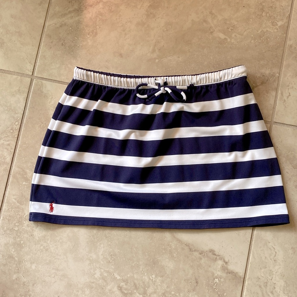 Cover up skirt for bikini. 👙